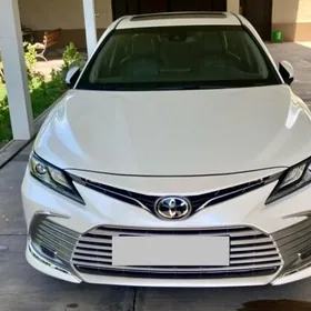 Toyota Camry 2021