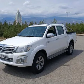 Toyota Hilux 2013