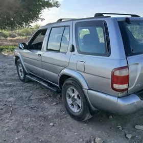 Nissan Pathfinder 2002