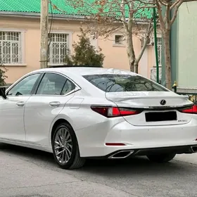 Lexus ES 2020
