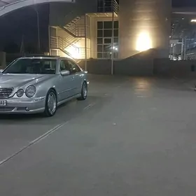 Mercedes-Benz E55 AMG 2000