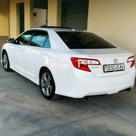 Toyota Camry 2012