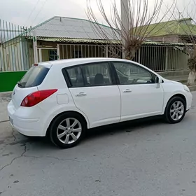 Nissan Versa 2010