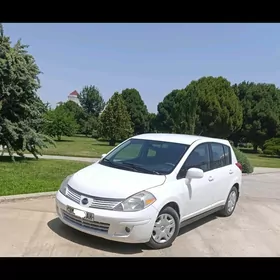 Nissan Versa 2010