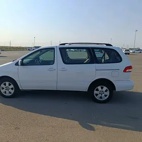 Toyota Sienna 2002