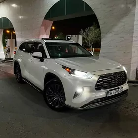 Toyota Highlander 2020