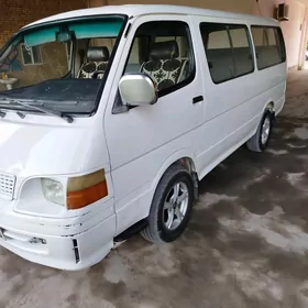 Toyota Hiace 2003