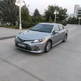 Toyota Camry 2020