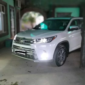 Toyota Highlander 2019