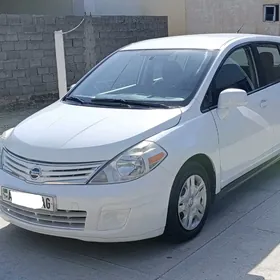 Nissan Versa 2012