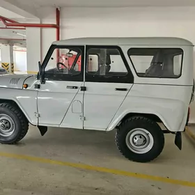 UAZ 469 2004