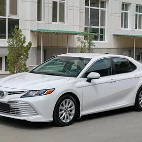 Toyota Camry 2018