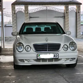 Mercedes-Benz E320 2002