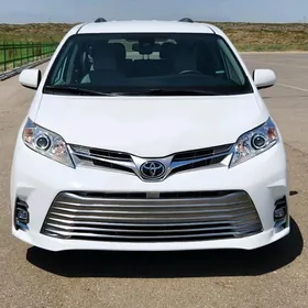 Toyota Sienna 2020