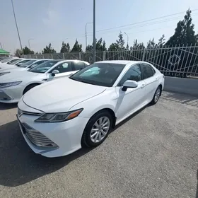 Toyota Camry 2018