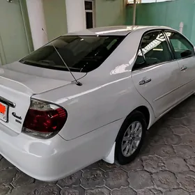 Toyota Camry 2004