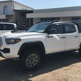 Toyota Tacoma 2018