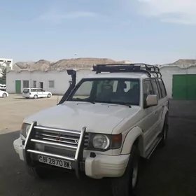 Mitsubishi Pajero 1993