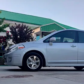 Nissan Versa 2011