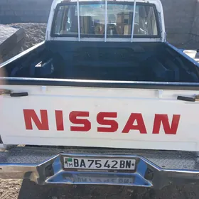 Nissan Navara 1999