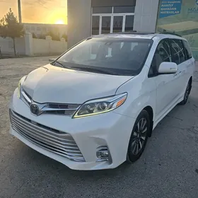 Toyota Sienna 2019