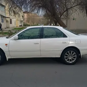 Toyota Camry 2000