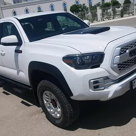 Toyota Tacoma 2018