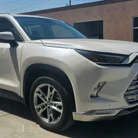 Toyota Grand Highlander 2024