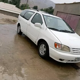 Toyota Sienna 2000