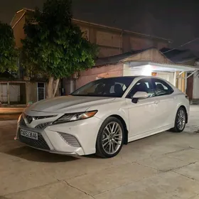 Toyota Camry 2018