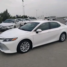 Toyota Camry 2018