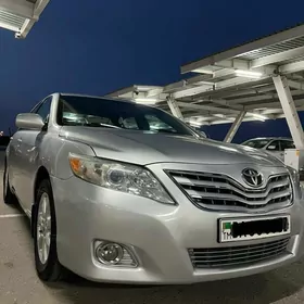 Toyota Camry 2010