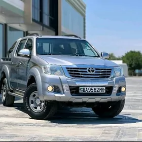 Toyota Hilux 2015