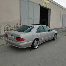 Mercedes-Benz E-Class 2002