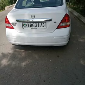 Nissan Versa 2010