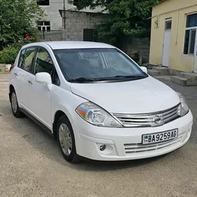 Nissan Versa 2011