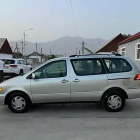 Toyota Sienna 2000