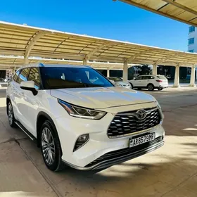 Toyota Highlander 2021