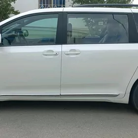 Toyota Sienna 2017