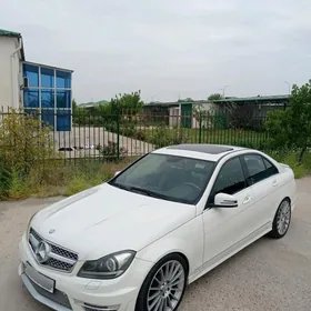 Mercedes-Benz C300 2010