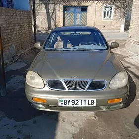 Daewoo Leganza 1998