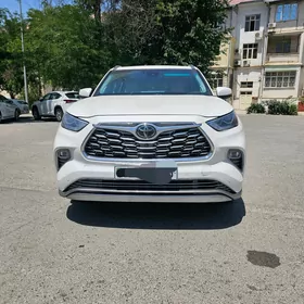 Toyota Highlander 2020