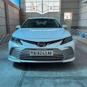 Toyota Camry 2021