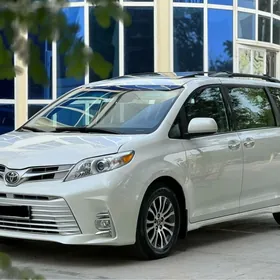 Toyota Sienna 2019