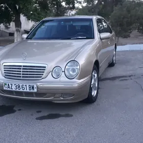 Mercedes-Benz E320 2001