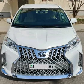 Toyota Sienna 2018