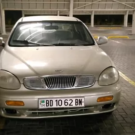 Daewoo Leganza 1998