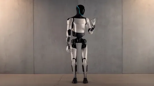Mask adamlary robotlar bilen çalşar: 2025-nji ýyla çenli zawodlara 1000-den gowrak Optimus geler