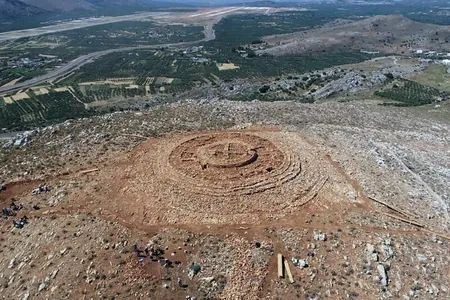 В Греции раскопали необычный ритуальный лабиринт возрастом 4 тысячелетия