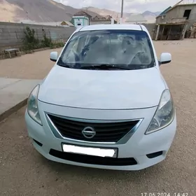 Nissan Versa 2011